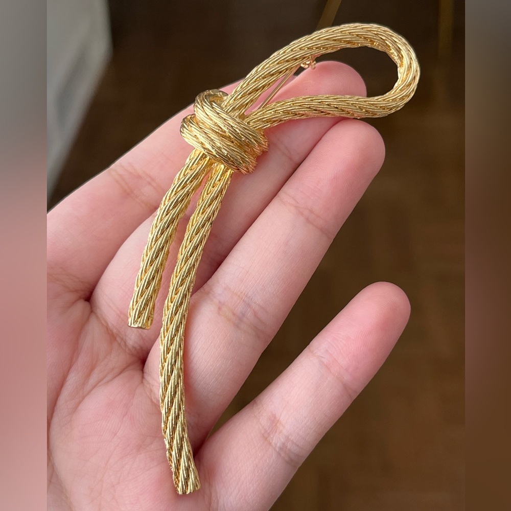 Vintage Christian Dior Long Single Knot Hollow Rope Braided Brush Gold Brooch - Picture 6 of 7